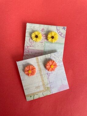 Kid’s entrepreneur shop Colorful flower earrings.